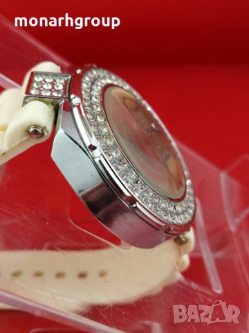 часовник GENEVA, снимка 2 - Други - 10350871