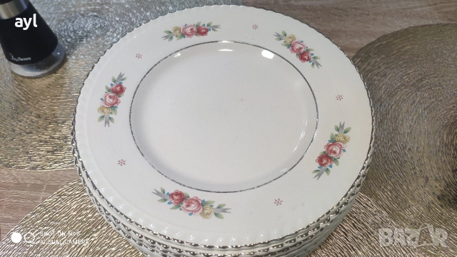 12 бр. Гръцки Порцеланови Чинии KERAMIKOS със Златен Кант, снимка 7 - Чинии - 52679363