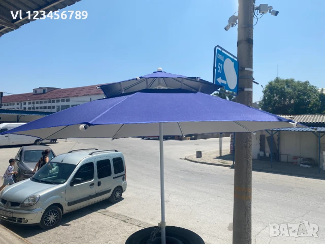 Голям плажен чадър с подвижна клапа/ на две нива /