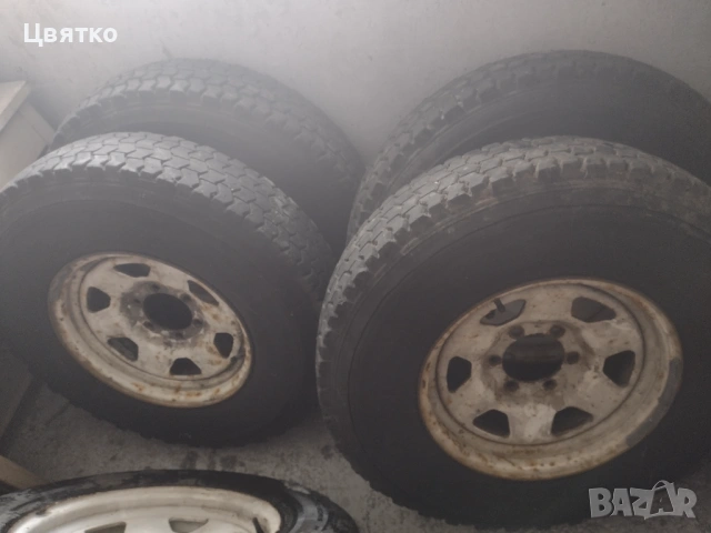 Продавам гуми за джип,пикап