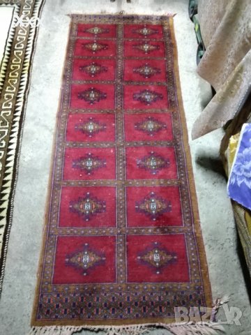 Ръчно тъкана вълнена пътека. 