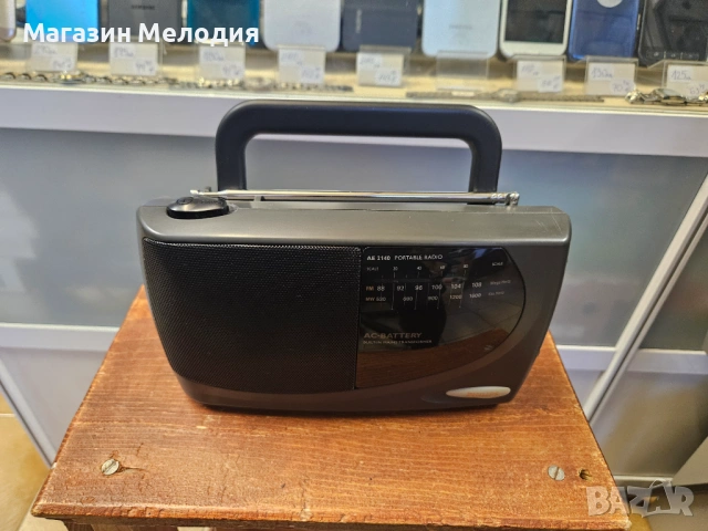Радио Philips AE 2140  В отлично техническо и визуално състояние., снимка 2 - Радиокасетофони, транзистори - 47028396
