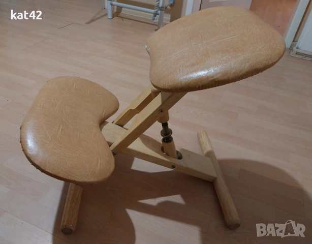 Продавам ортопедичен стол