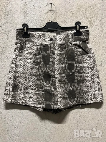 Пола панталон  , снимка 2 - Къси панталони и бермуди - 50912393