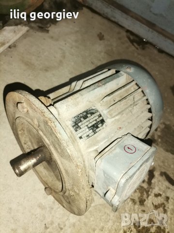 трифазен мотор