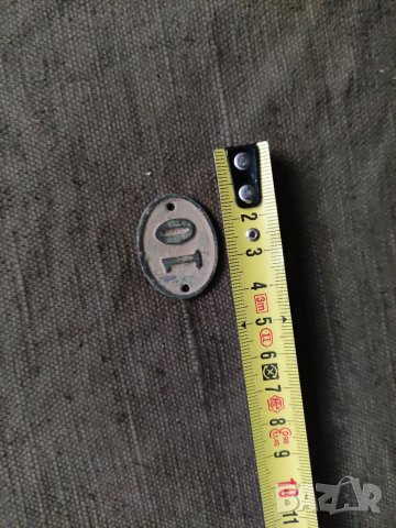 Продавам стар жетон , емблема  .. 10