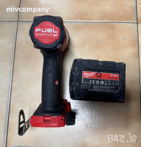 Акумулаторен ударен винтоверт Milwaukee M18FID2, снимка 3 - Винтоверти - 52891365