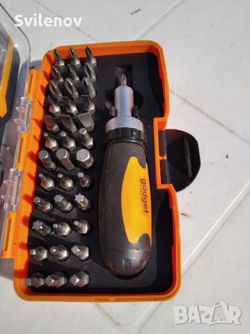 Комплект отвертки с накрайници, снимка 7 - Отвертки - 28624588