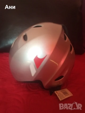 Нова каска Trespass