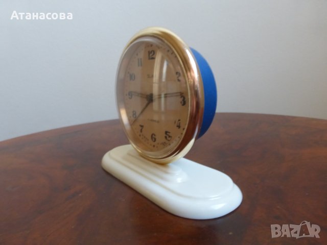 Будилник Слава с поставка син часовник, снимка 1 - Антикварни и старинни предмети - 43805309