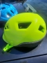 Продавам 2бр. каски за велосипед зелена и синя, снимка 1