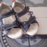 Нови сандали Чико, снимка 1 - Детски сандали и чехли - 37106978