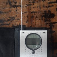 радио транзистор с антена и будилник Marksman в кожен калъф сензорен екран FM сканиращо, часовник, снимка 2 - Аудиосистеми - 37090045