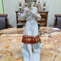 Перфектна антикварна украинска порцеланова фигура статуетка , снимка 2 - Статуетки - 43572738