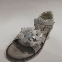 Детски сандали , снимка 2 - Детски сандали и чехли - 32967130