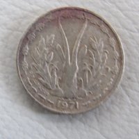 Западни Африкански Щати - 5 франка, 1971 г. - 102W, снимка 3 - Нумизматика и бонистика - 43901136