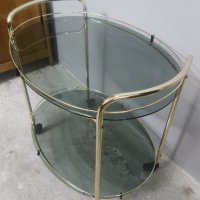 Помощна маса на колелца с метален корпус и стъклени плотове, снимка 3 - Маси - 43167570