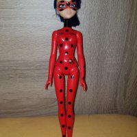 Кукла Барби Калинката и черния котарак, снимка 1 - Плюшени играчки - 39924599