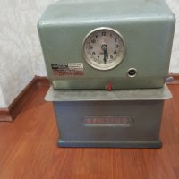 Стара машина за  присъствие на работа във фабрика с часовник Benzing, снимка 1 - Антикварни и старинни предмети - 37091040