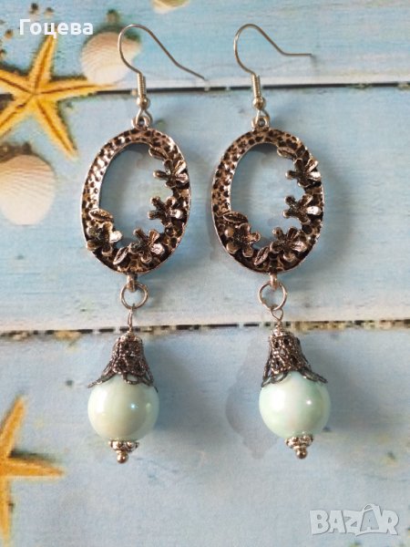 Много красиви обици с кована основа в цвят старо Сребро и перли в бледо тюркоазен цвят, снимка 1