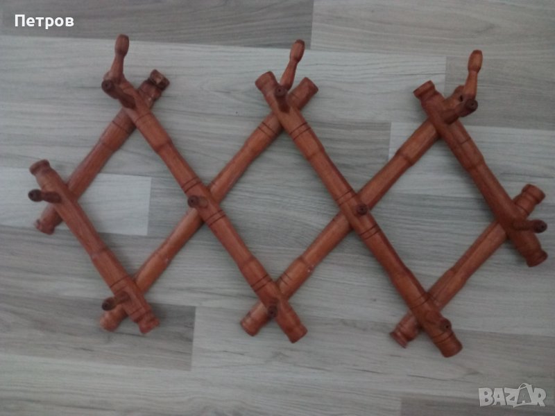 Продавам стара,дървени закачалки за стена.Може да се регулира дължината и.Ръчна изработка., снимка 1