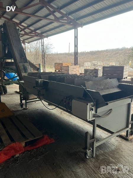 МАШИНА ЗА ЧИСТЕНЕ НА ЛУК С ПЕРКИ, снимка 1