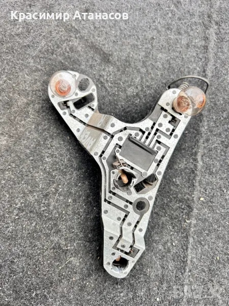 Платка десен стоп за Тойота Авенсис T25.хечбек.89028783, снимка 1