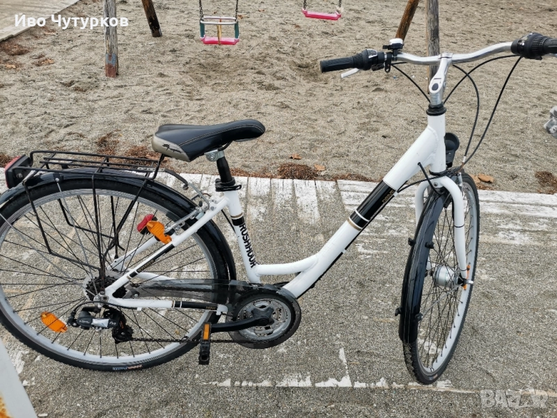 Продавам дамски велосипед 28 цола, снимка 1
