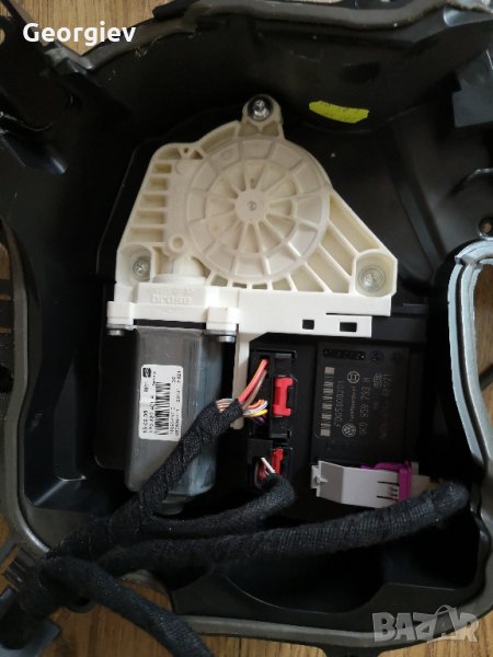 Стъклоповдигач заден ляв за СЕАТ ЛЕОН seat leon 1P 2006г., снимка 1