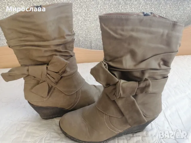 Кафеви ботуши на лека платформа. Номер 40