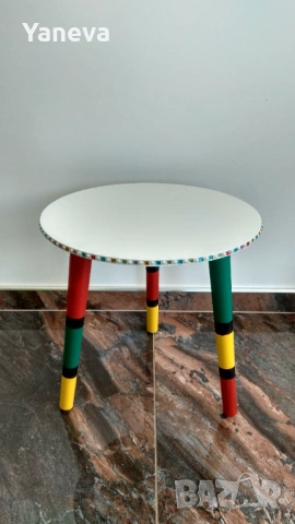 Детски, сгъваеми маси с ръчно рисувани цветни крака. , снимка 2 - Декорация за дома - 53308498