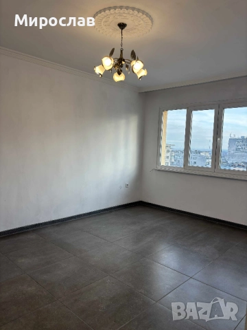 Продавам 3-стаен апартамент