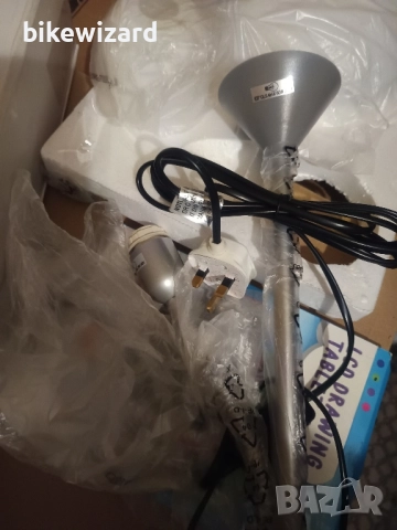 Haysom Interiors Двойна подова лампа с регулируемо рамо за четенеНОВА, снимка 7 - Други - 52338177