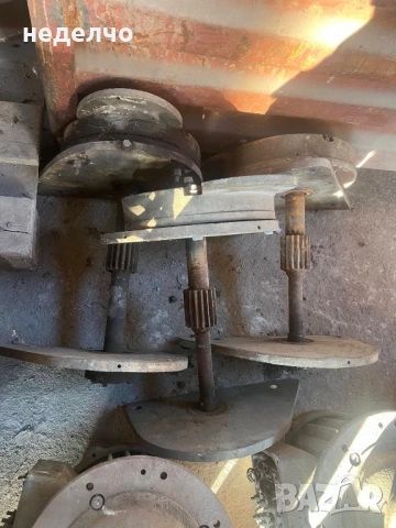 Кранови редуктори, снимка 5 - Резервни части за машини - 53445547