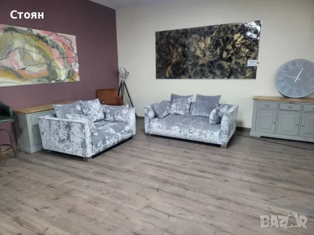 Сиви плюшени дивани от плат тройка и двойка