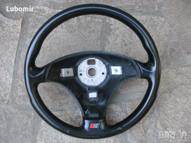 Волан трилъчев - оригинален Audi A4,A6,A8,TT - S Line !
