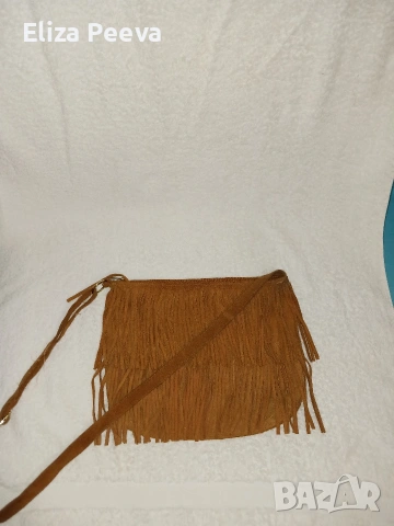 Велурена чанта, снимка 2 - Чанти - 53479668