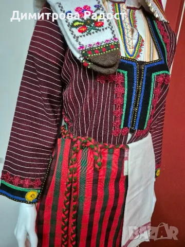 Автентична родопска носия! Състояние без забележки! , снимка 13 - Антикварни и старинни предмети - 48869783