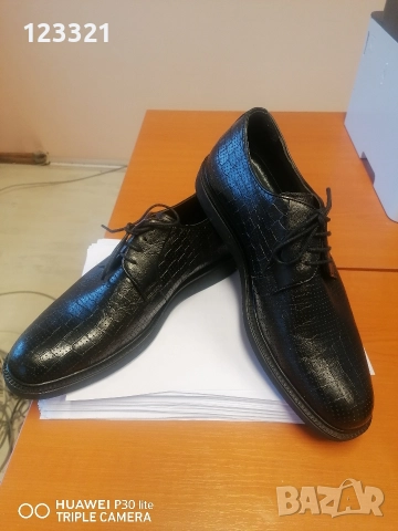 Нови мъжки обувки от естествена кожа 