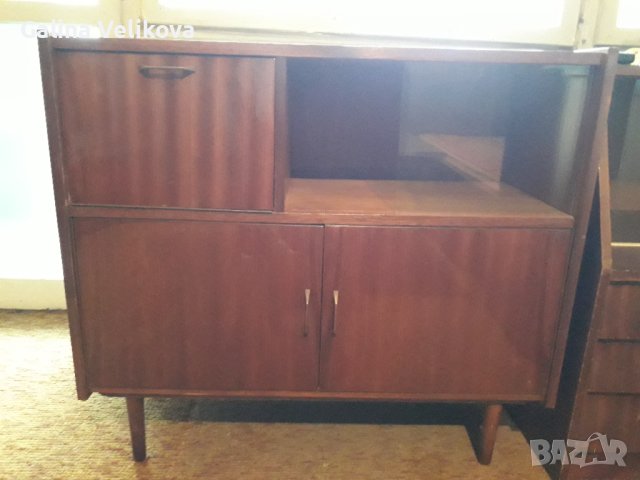 Шкаф витрина, снимка 2 - Секции и витрини - 40265501