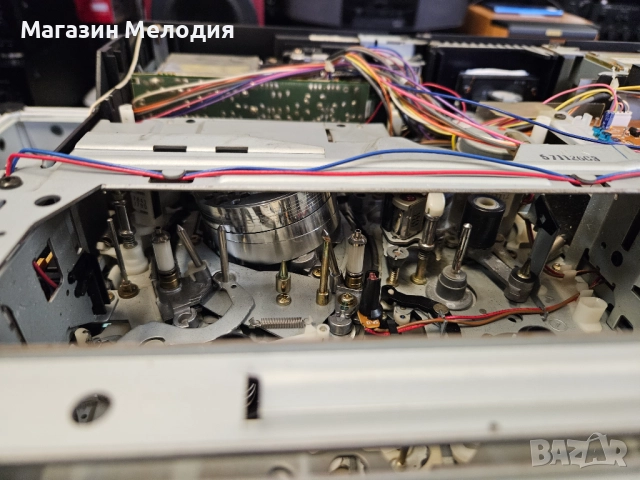 Видео Bang & Olufsen Hi-Fi Beocord VHS 91.2 Работи, произвежда, дисплея му не работи. Има нужда от п, снимка 6 - Плейъри, домашно кино, прожектори - 49721580