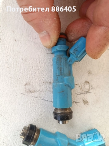 Инжектори/дюзи Тойота Ярис 1.3vvti 2003, снимка 2 - Части - 52833453