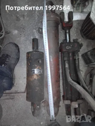 Хидравлични цилиндри