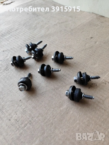 Болтове за капака на главата от Honda jazz , снимка 2 - Части - 53137443