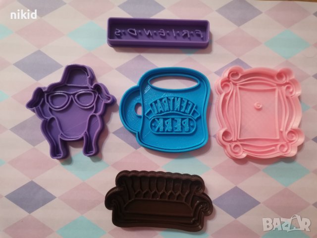 Приятели friends пластмасов резец резци форма форми фондан тесто бисквитки , снимка 2 - Форми - 39551399
