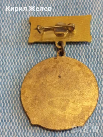 Стара значка от соца емайлирана ОТЛИЧНИК МИНИСТЕРСТВО на СТРОЕЖИТЕ и АРХИТЕКТУРА 47769, снимка 6 - Колекции - 47861732