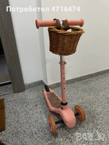 скутер, снимка 2 - Детски велосипеди, триколки и коли - 53192076