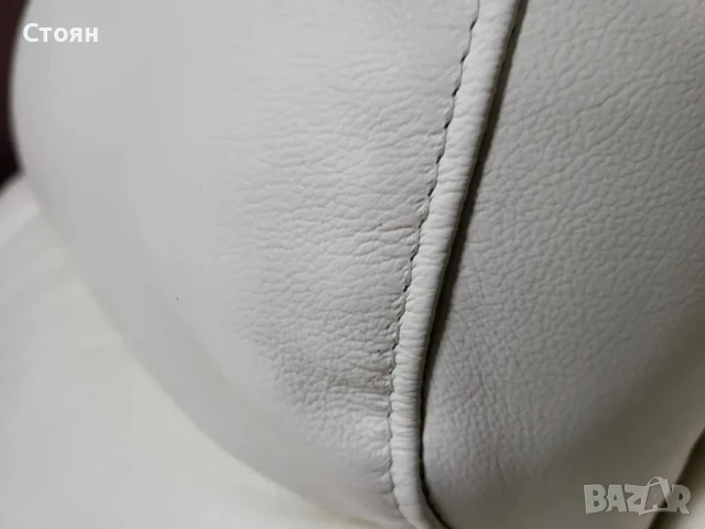 Бял кожен диван двойка La-z-boy с електрически релакс механизъм, снимка 9 - Дивани и мека мебел - 50837968