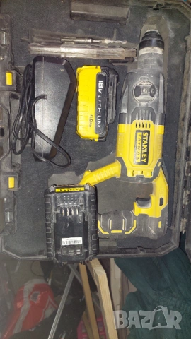 Stanley 2батерии и зарядно