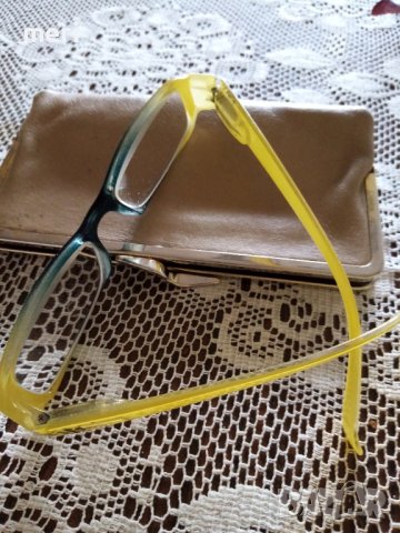 Продавам очила+калъвче, снимка 3 - Слънчеви и диоптрични очила - 41284966